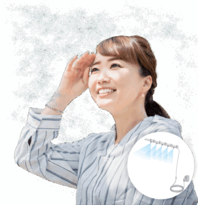 ミストを浴びている女性